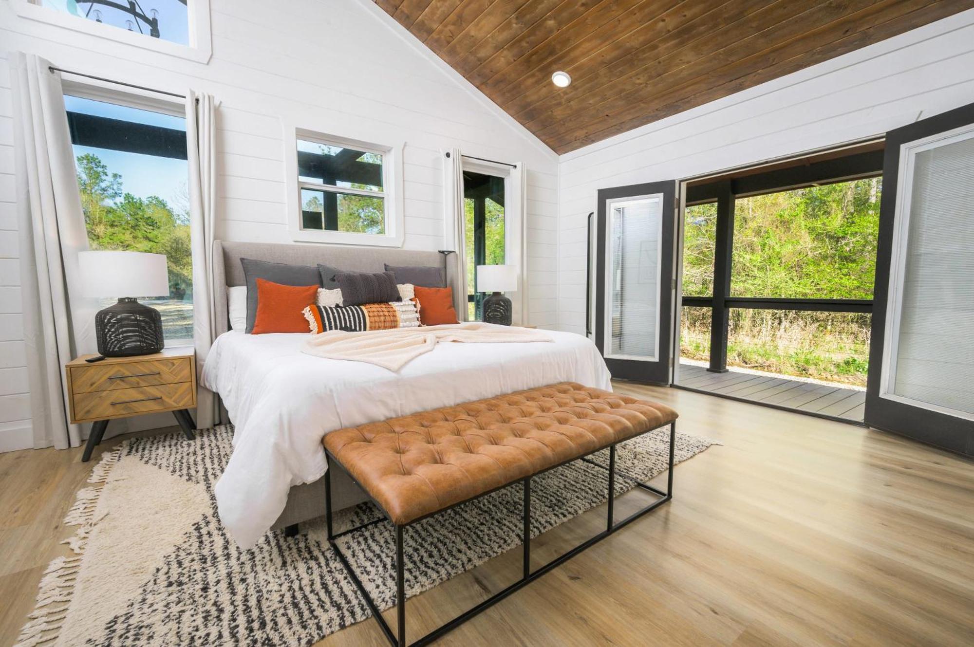 New Farmhouse-chic With Hot Tub & Firepit Broken Bow
