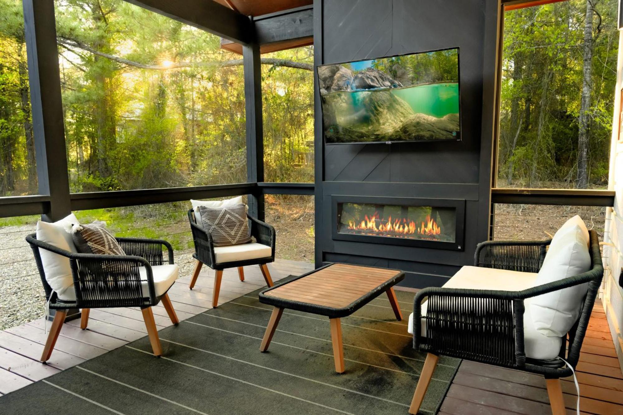 New Farmhouse-chic With Hot Tub & Firepit * Broken Bow