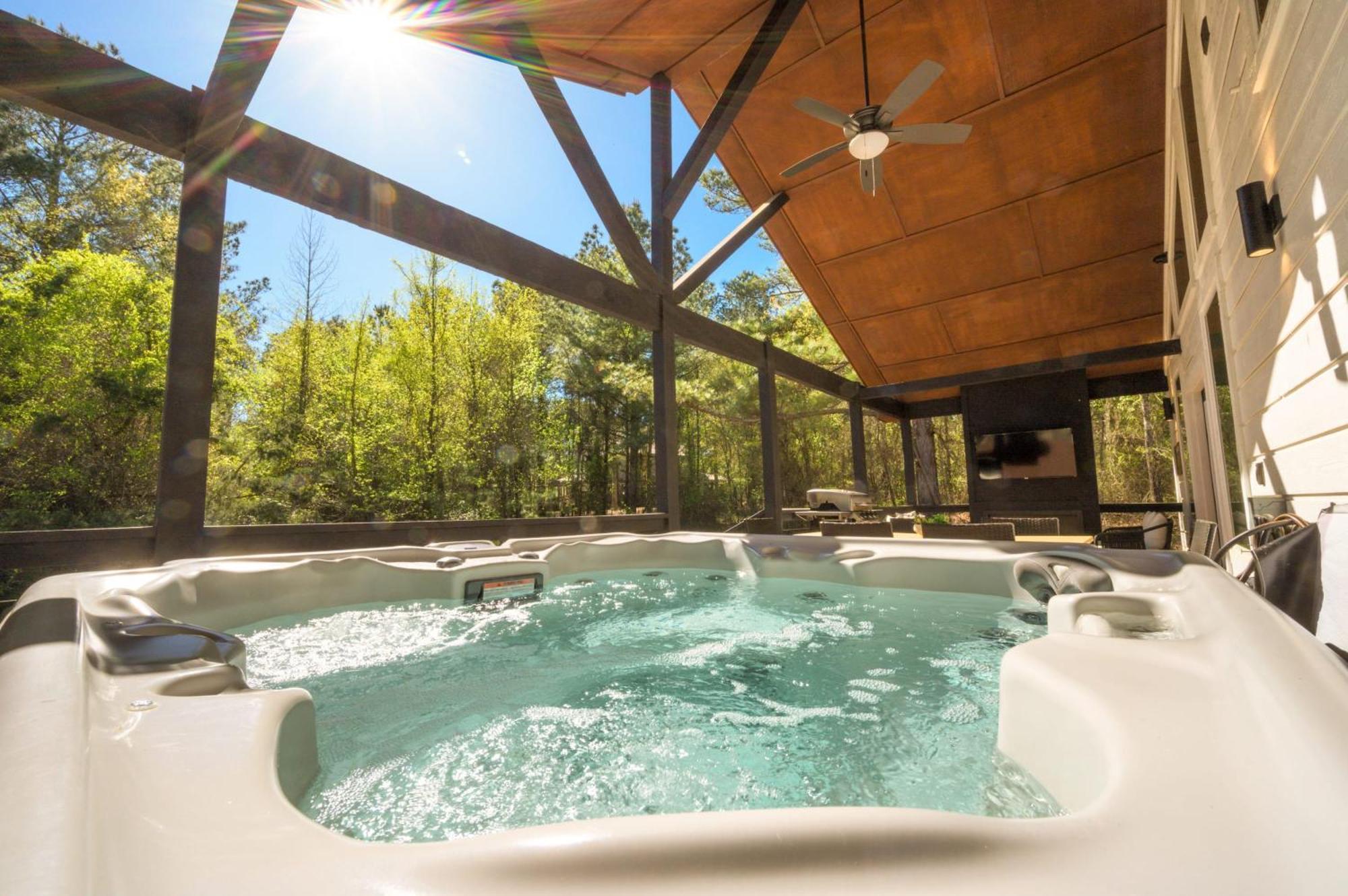Holiday home New Farmhouse-chic With Hot Tub & Firepit Broken Bow