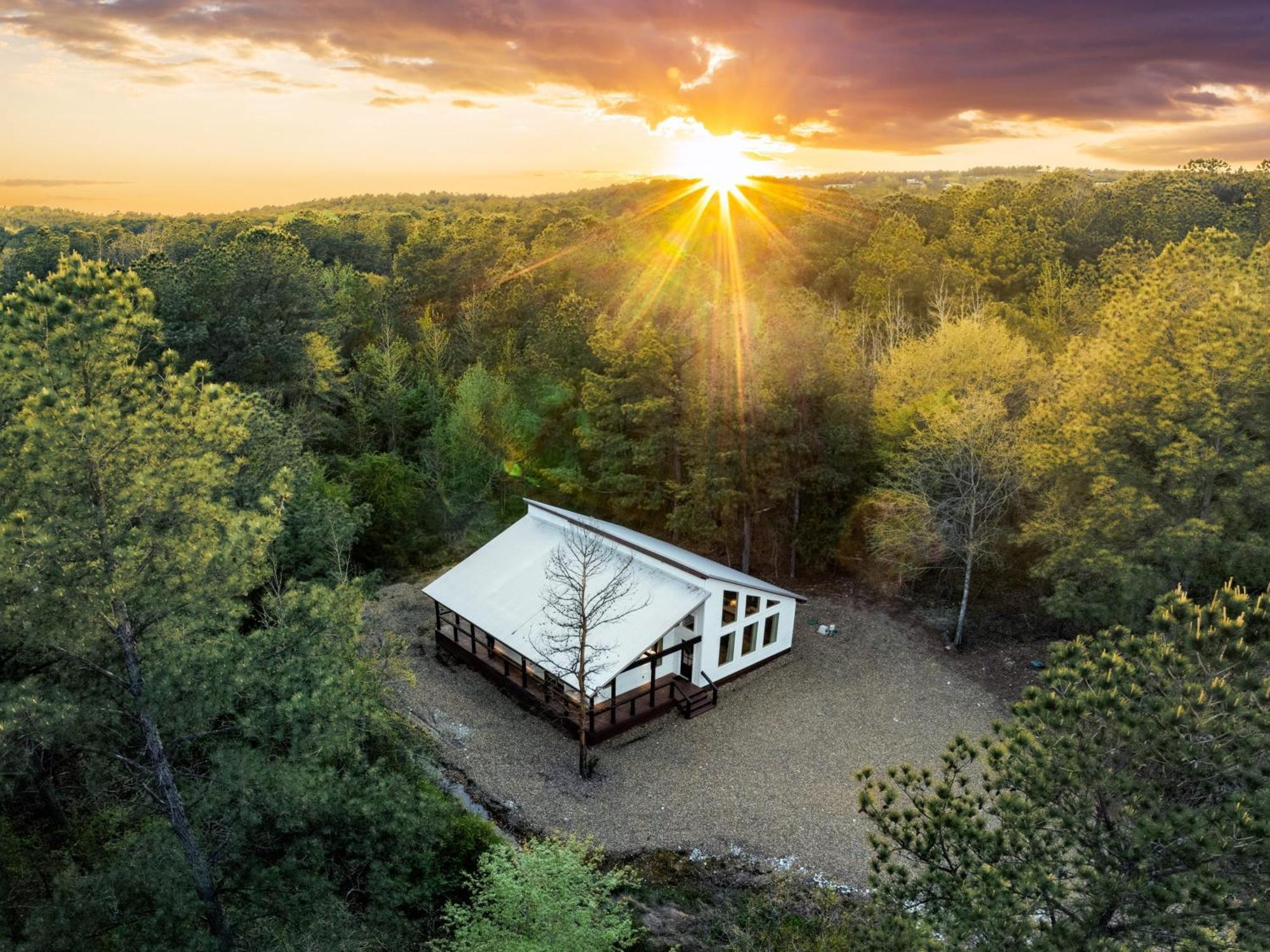 New Farmhouse-chic With Hot Tub & Firepit Holiday home *